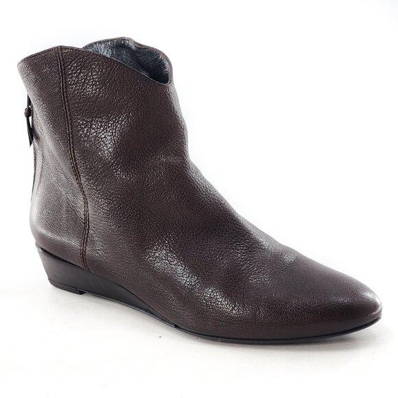STUART WEITZMAN Almond Toe Brown Leather Low Wedge Ankle Booties Zip - Picture 1 of 10